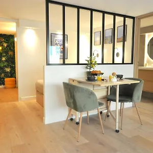 Monaco # - 4 Persons - Hypercenter - And Sun - Private Parking - Clim - Full Renovated - Fast Wifi Menton