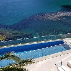 4* Szálloda La Calanque