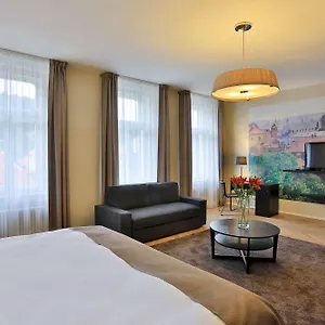 Apartmanhotel & ****