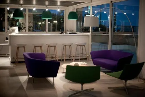 מנטון Hotel Riva Art & Spa 4*,  צרפת